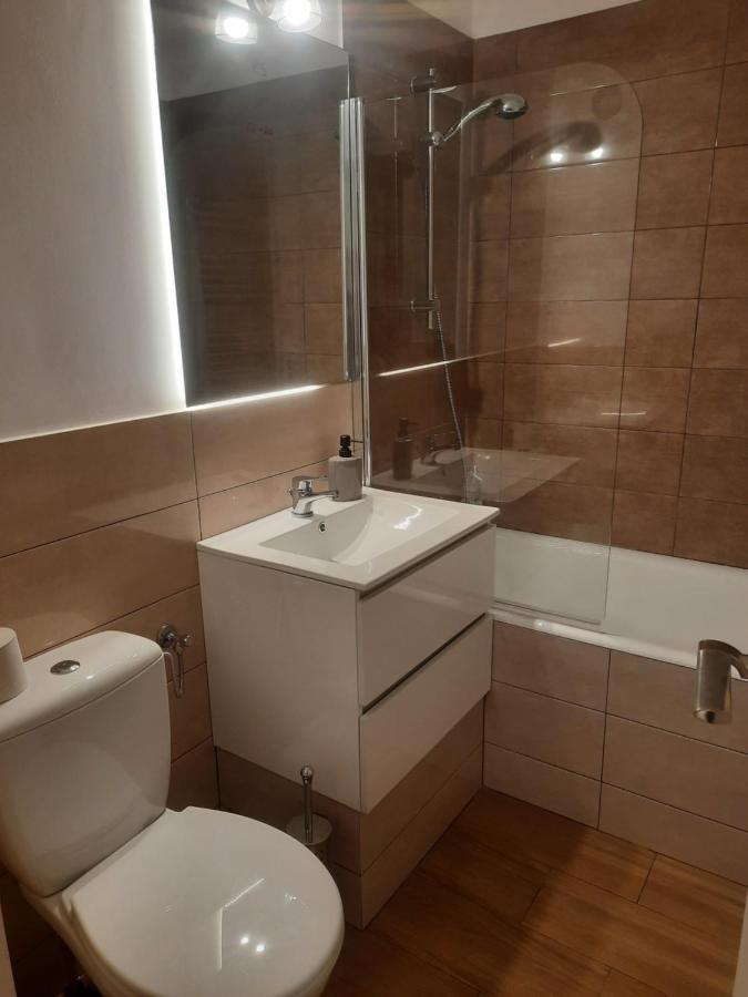 Lyra Apartment Sfântu-Gheorghe Exteriör bild