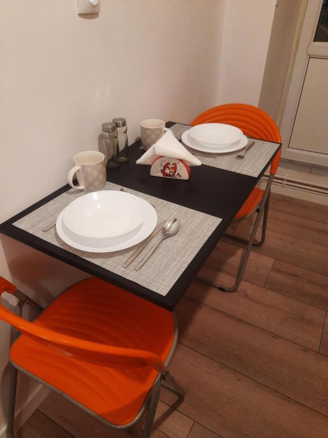 Lyra Apartment Sfântu-Gheorghe Exteriör bild